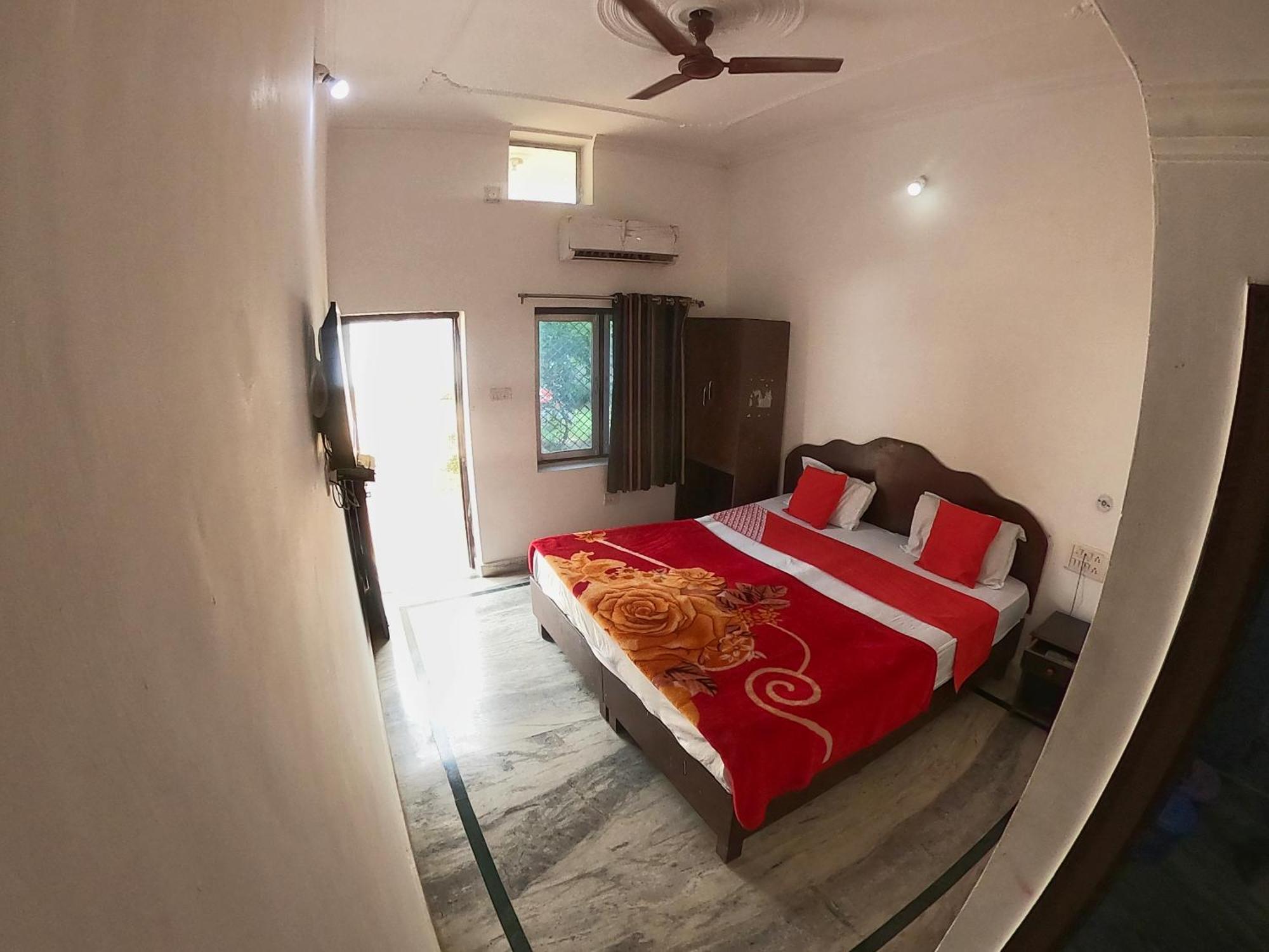Karma Hostel Khajurāho Exterior foto