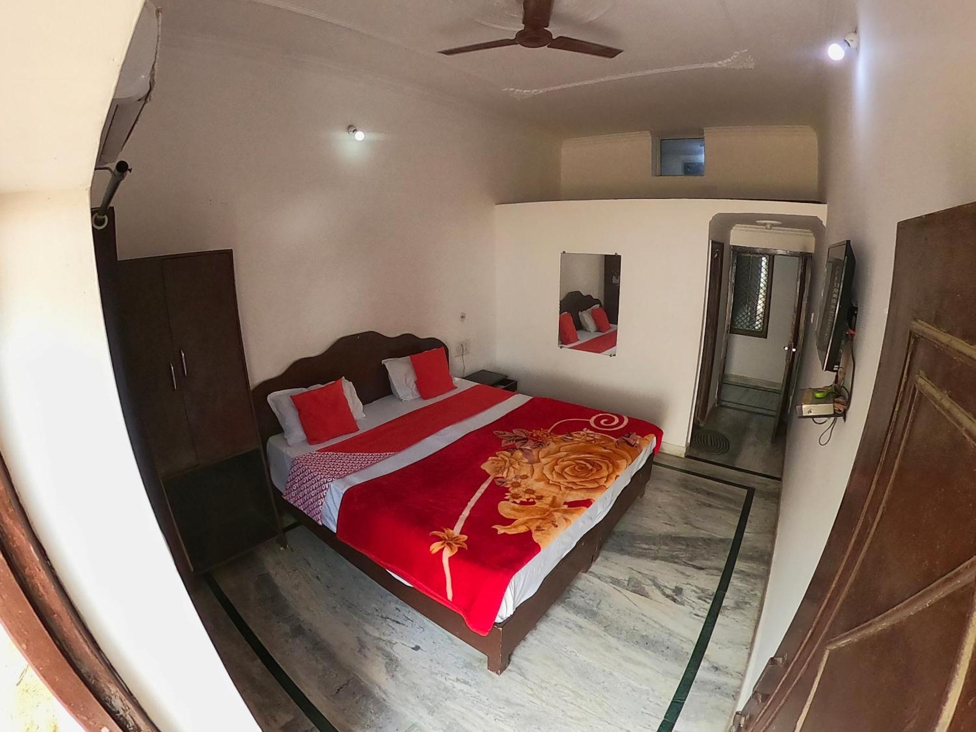Karma Hostel Khajurāho Exterior foto
